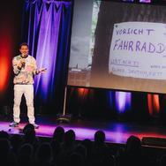 Die kuriosesten Zettel Deutschlands live auf der Bühne!