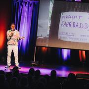 Die kuriosesten Zettel Deutschlands live auf der Bühne!